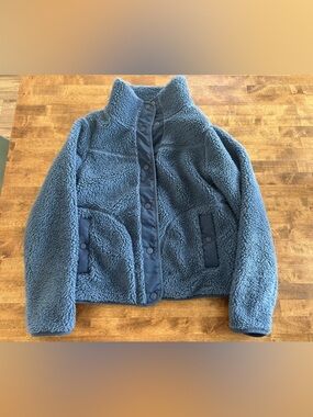 Women’s LL Bean fleece jacket